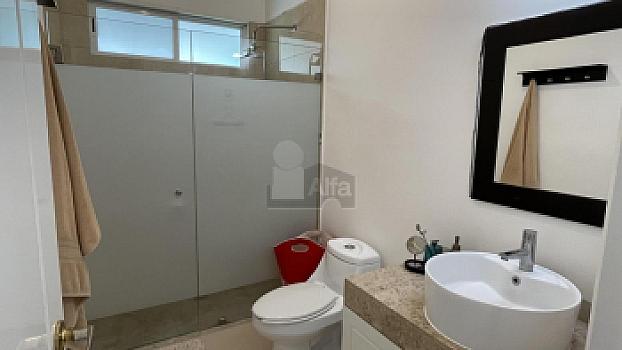 Casa en venta con jardín de más de 80 metros en Cumbres del Lago Juriquilla