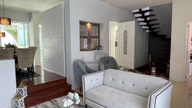 Casa en venta con jardín de más de 80 metros en Cumbres del Lago Juriquilla