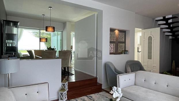 Casa en venta con jardín de más de 80 metros en Cumbres del Lago Juriquilla