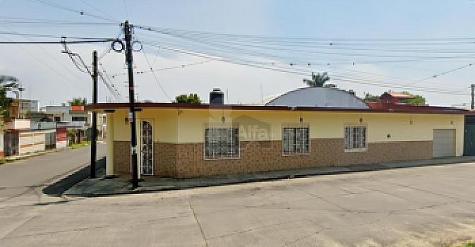 Bodega con casa habitación en la Col. Petrolera. Córdoba