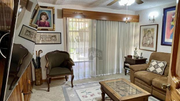 One-story house for rent in Álamos primera sección, in a condominium