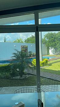 One-story house with private pool
