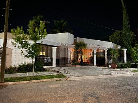 One-story house with private pool