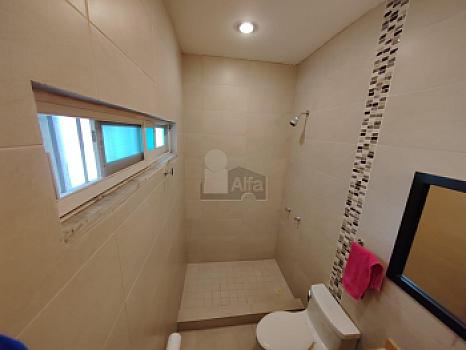 Casa en Venta en Frac. Hacienda Santa Fe, LEON, GTO. a un lado de la Universidad Iberoamericana
