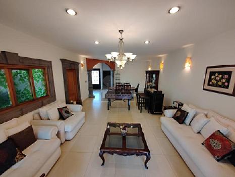 Casa en Venta en Frac. Hacienda Santa Fe, LEON, GTO. a un lado de la Universidad Iberoamericana