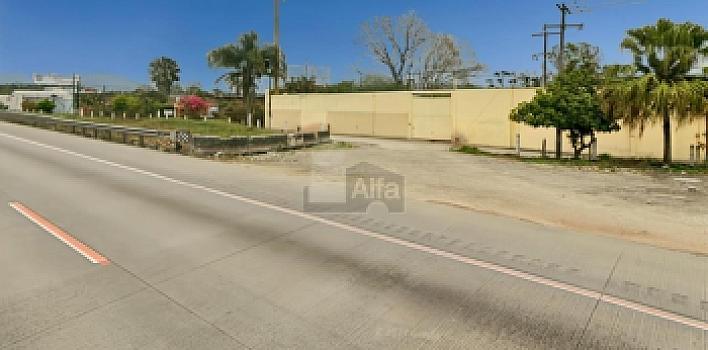 Terreno Premium en Venta: Ubicación Estratégica a Orilla de Autopista Córdoba-Orizaba.