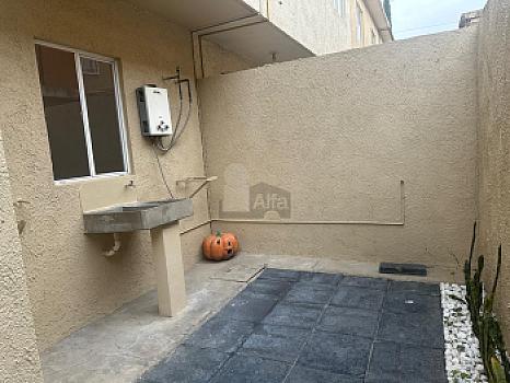 Casa en condominio en rent en Real del Cid, Tecámac, México