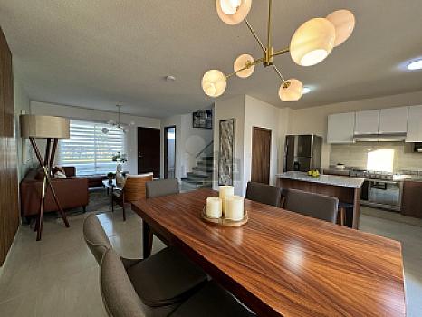 Casa amplia en venta en Zinacantepec con jardín