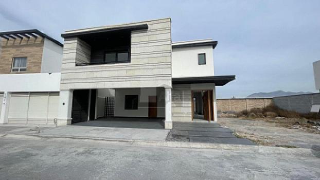 Casa sola en sale en La Escondida, Saltillo, Coahuila