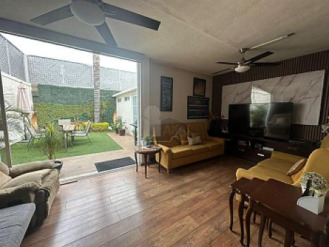 Casa en Venta Fracc. Los Cárcamos, León, Gto. atrás del Metropolitano, Plaza Mayor y Parque Cárcamos