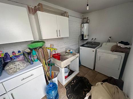 Casa en Venta Fracc. Los Cárcamos, León, Gto. atrás del Metropolitano, Plaza Mayor y Parque Cárcamos