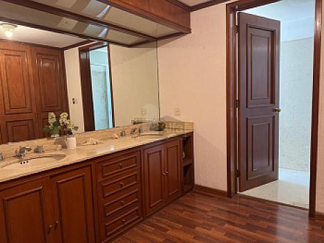 Venta casa en la herradura de 550m2