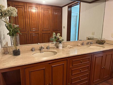 Venta casa en la herradura de 550m2