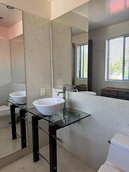 Venta casa en la herradura de 550m2