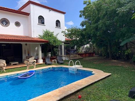 Casa Residencial Venta, 5 Recs, 5 baños y Alberca en Campestre Cancún Quintana Roo