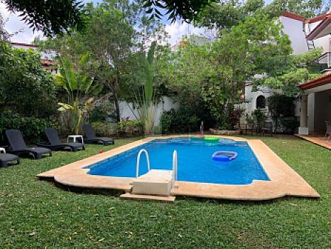 Casa Residencial Venta, 5 Recs, 5 baños y Alberca en Campestre Cancún Quintana Roo