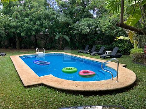 Casa Residencial Venta, 5 Recs, 5 baños y Alberca en Campestre Cancún Quintana Roo