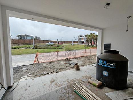 Casa en Venta nueva en Punta Tiburón 