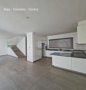 Casa en Venta al Norponiente de la ciudad en Loretta Campestre