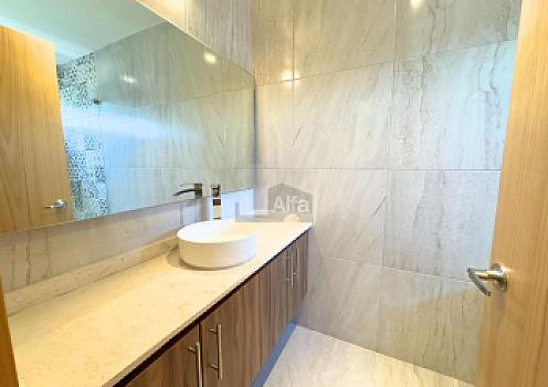 Residencia en privada junto a Club de Golf Los Encinos