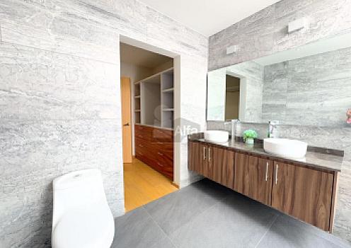 Residencia en privada junto a Club de Golf Los Encinos