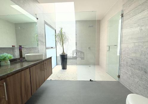Residencia en privada junto a Club de Golf Los Encinos