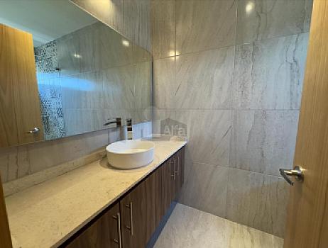 Residencia en privada junto a Club de Golf Los Encinos