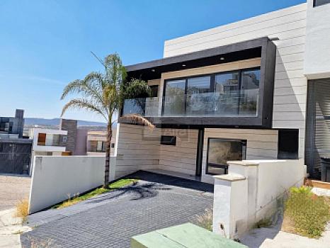 Casa en venta en Juriquilla. Cumbres del Lago
