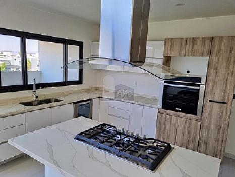 Casa en venta en Juriquilla. Cumbres del Lago