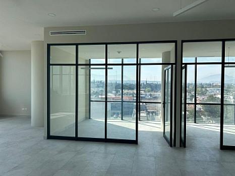 Oficina en venta o renta en Col. República, Plaza Distrito V Saltillo, Coahuila
