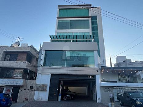 Oficinas en Renta en Jardínes del Moral en LEON, GTO. son 2 pisos completos. Cuenta con Elevador