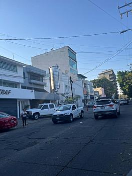 Oficinas en Renta en Jardínes del Moral en LEON, GTO. son 2 pisos completos. Cuenta con Elevador