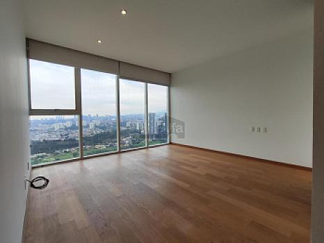 Departamento en venta en Bosque Real, Huixquilucan, México.