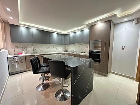 Casa de 3 recámaras, en venta en la Col. La Providencia, Metepec, Cerca de La Plaza Town Square.