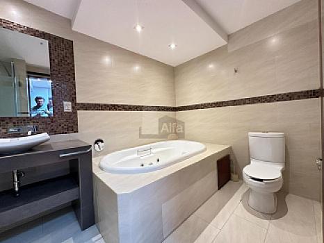 Casa de 3 recámaras, en venta en la Col. La Providencia, Metepec, Cerca de La Plaza Town Square.