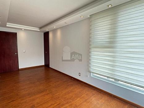 Casa de 3 recámaras, en venta en la Col. La Providencia, Metepec, Cerca de La Plaza Town Square.