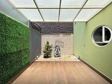Casa de 3 recámaras, en venta en la Col. La Providencia, Metepec, Cerca de La Plaza Town Square.