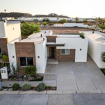 Casa en venta modelo Salamanca, ubicada en La Coruña, Sección Portonovo, Hermosillo, Sonora.