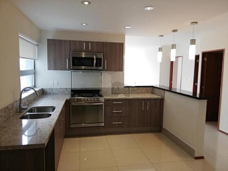 Se vende excelente departamento de 2 recámaras y cuarto de servicio en Infiniti Santa Fe