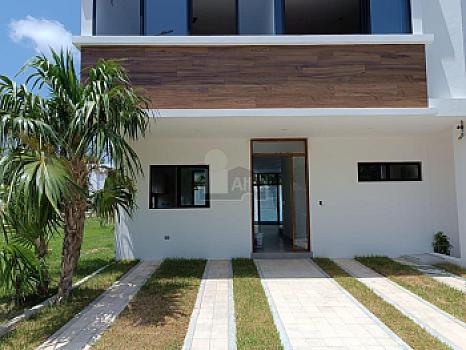 Corner House for Sale in Residencial Arbolada with 3 bedrooms and 2.5 bathrooms Cancun Quintana Roo