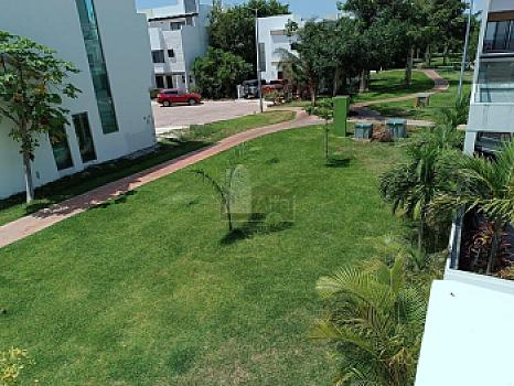 Corner House for Sale in Residencial Arbolada with 3 bedrooms and 2.5 bathrooms Cancun Quintana Roo