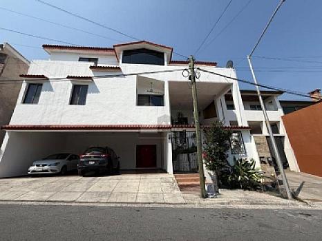 Casa sola en sale en Colonial La Sierra, San Pedro Garza García, Nuevo León