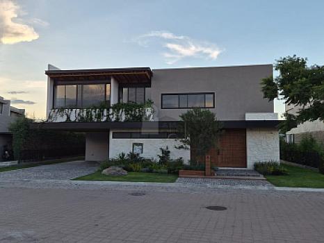 Casa en condominio en sale en El Campanario, Querétaro, Querétaro