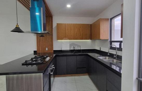 Casa en Mayorca Residencial con acabados de lujo y recámara en planta baja