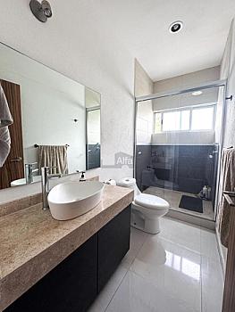 HERMOSA CASA EN VENTA EN JURIQUILLA