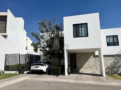 Casa en condominio en sale en Residencial el Refugio, Querétaro, Querétaro