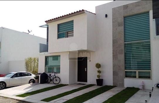 Última casa nueva con roof garden en Cacalomacán