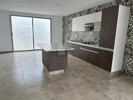 Última casa nueva con roof garden en Cacalomacán