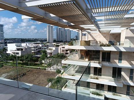 PH for Sale with 4 Beds and 5.5 Baths Marina Puerto Cancun