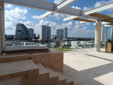 PH for Sale with 4 Beds and 5.5 Baths Marina Puerto Cancun